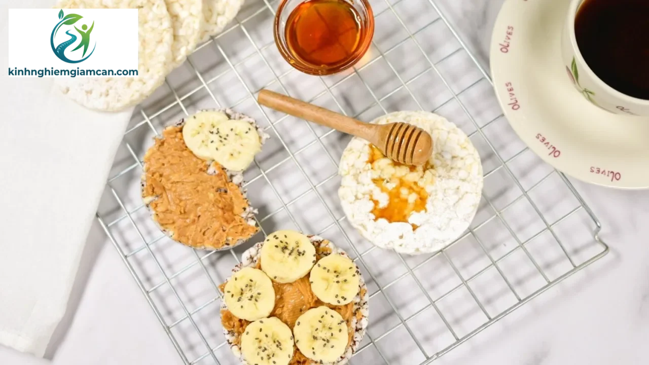 BÁNH CỐM GẠO LỨT ĂN KIÊNG GIÒN XỐP THƠM NGON