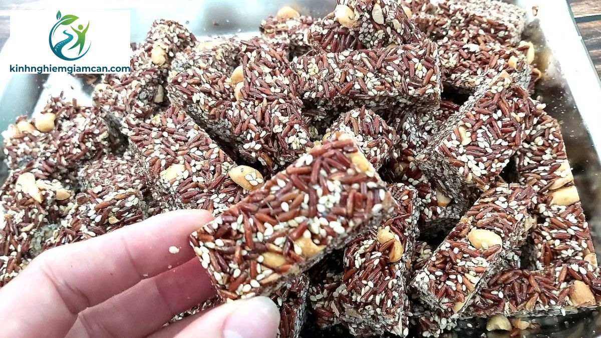 Mẹo bảo quản và biến tấu bánh cốm gạo lứt ăn kiêng thơm ngon